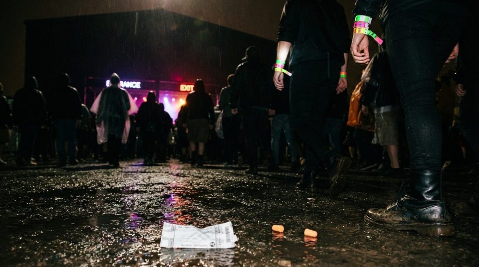 Stemningsbillede til guiden: Koncertdagen: tjekliste fra billet til hjemtur
